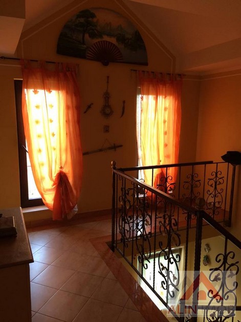 Casa,Carpati 2 096